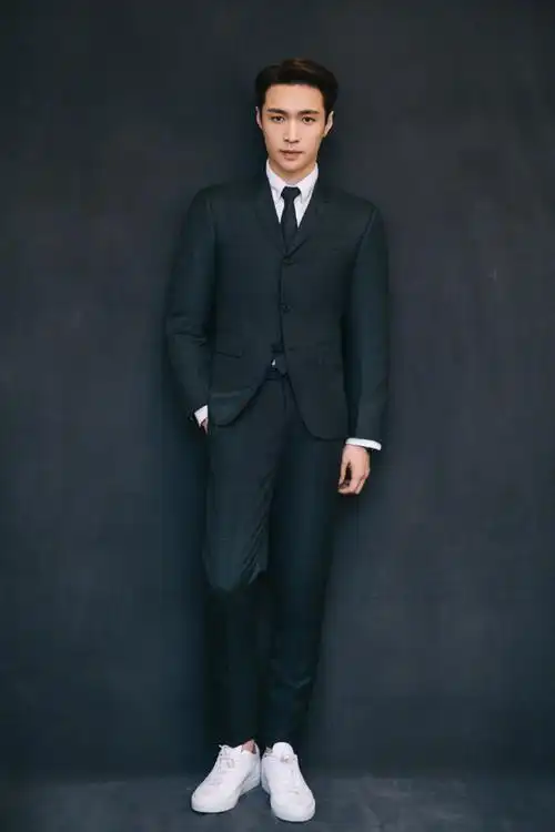 张艺兴华鼎奖帅气西装写真图片69