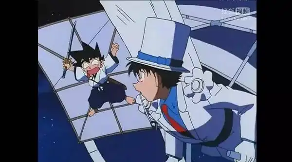 被基德撩晕的老太太.