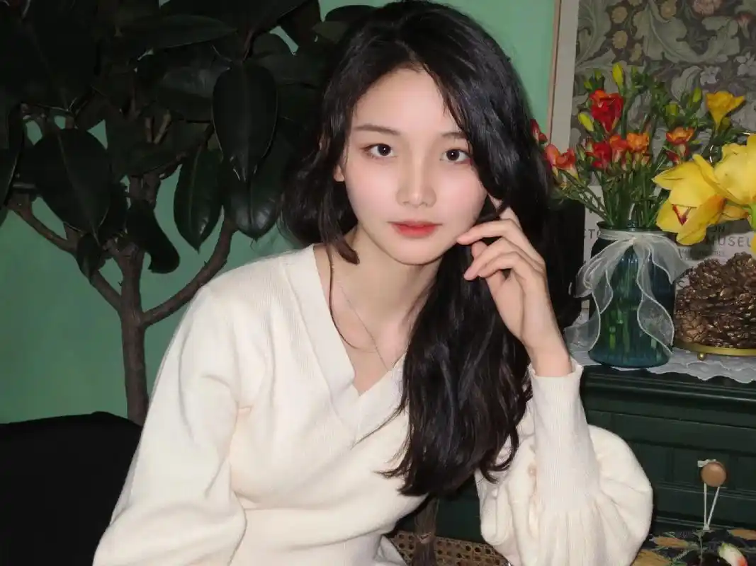 在21岁我烫了最喜欢的发型,变成了小时候向往的成熟大姐姐的样 - 抖音