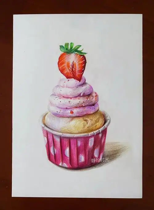 彩铅画纸杯蛋糕