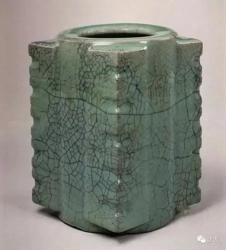 写美篇官窑 官窑瓷器虽在宋代瓷器中只占极少数,但由于其所处地魏和