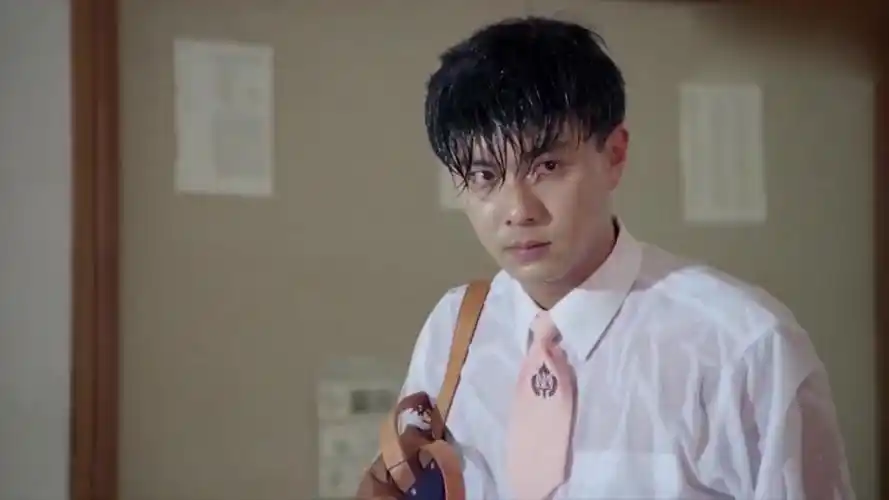 超级学校霸王张卫健被校花套路约到生物教室讨论人体构造