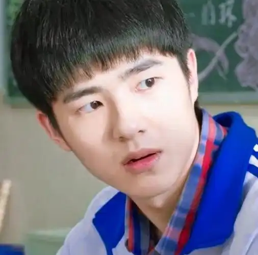 初中生不良发型大全,"垂帘听政"属实形象,德育主任无语望天