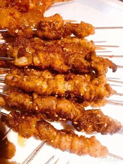 推荐菜:一只羊烧烤位于哈尔滨市香坊区香坊大街108号