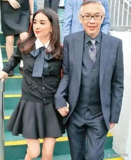 嫁百亿富豪被独宠30年,丈夫睡梦中去世后,吴婉芳怎么样了?