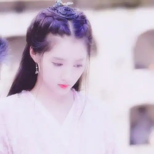 关晓彤霸气头像