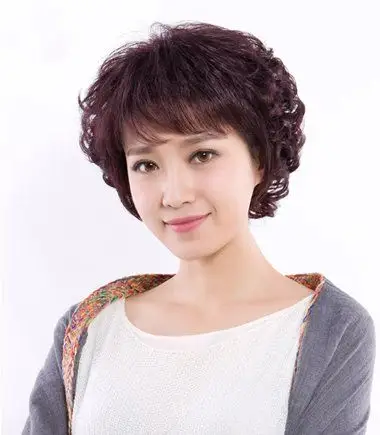 中老年短发烫发流程 老年妇女中短烫发发型