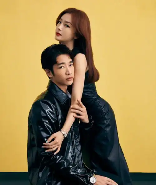 秦岚与小7岁鲜肉拍情侣大片,搂肩贴脸好暧昧,曾恋陆川黄晓明