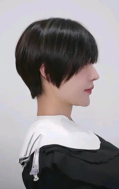 新时尚发型15款,简单好看美美哒,让你越剪越上瘾