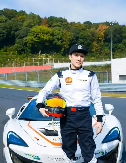 冯绍峰年轻时也是盛世美颜