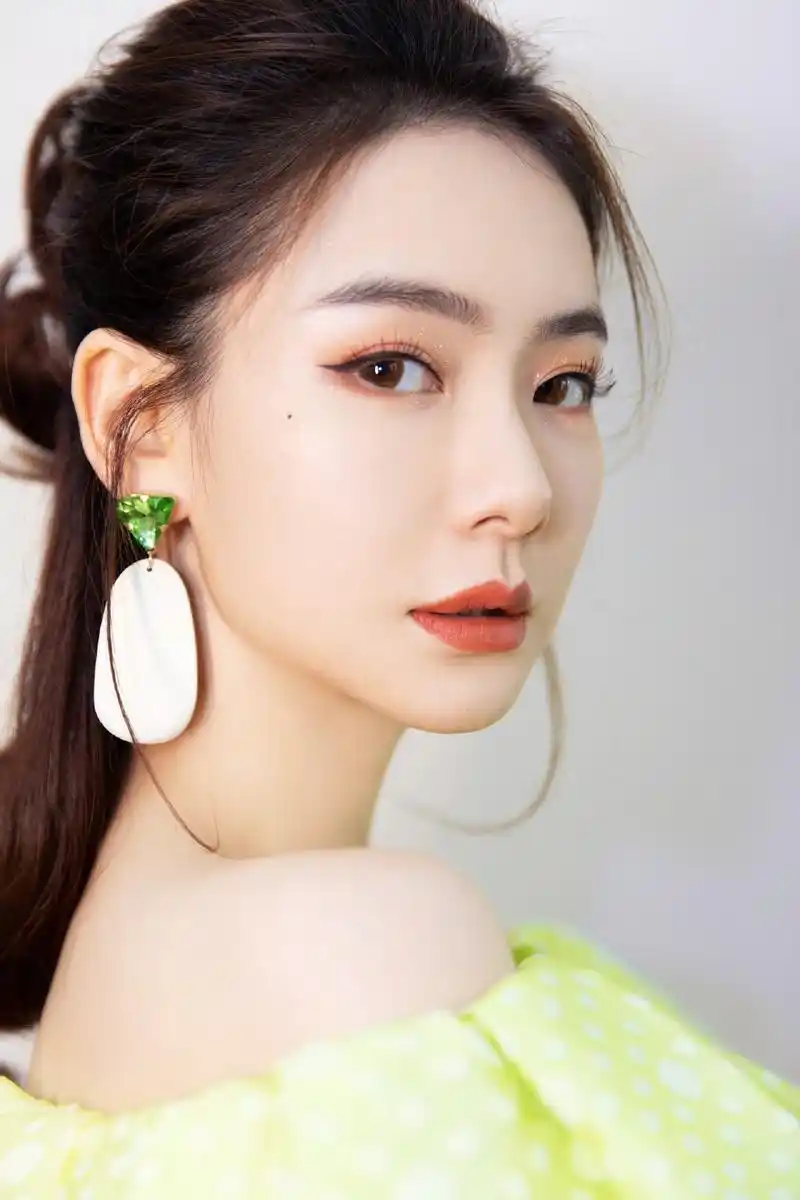 戚薇清新俏皮写真图片28