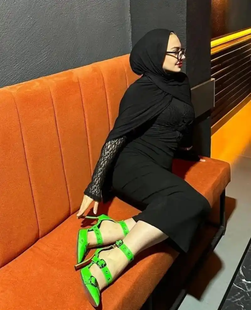 阿拉伯美女的特点,据说体味较重