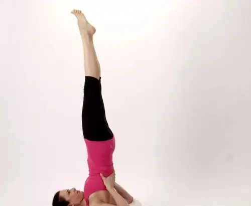 44岁刘敏涛,直拍脸上无皱纹,4个瑜伽动作改善面部皱纹