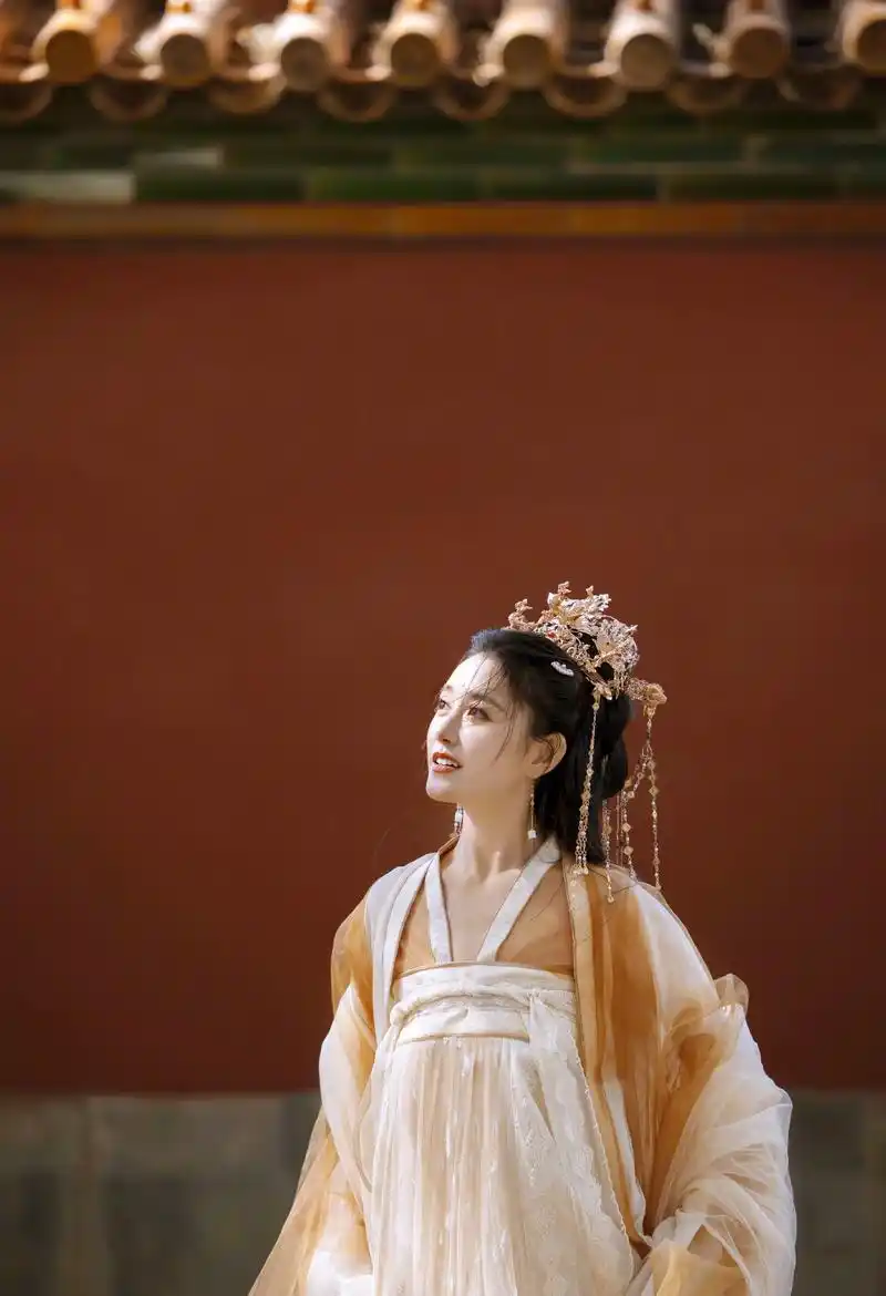 蒋依依最新古装造型,古风大片的感觉有了,冬日古风写真,大雪了