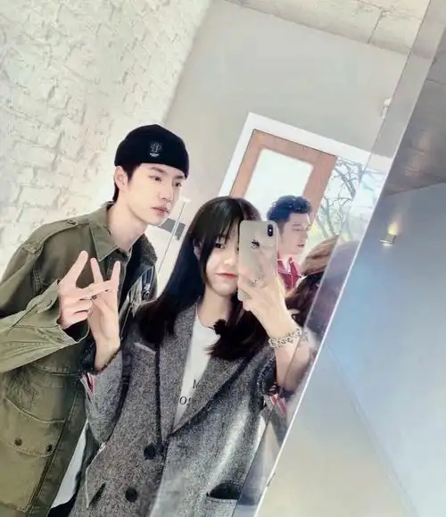 王一博合照有啦