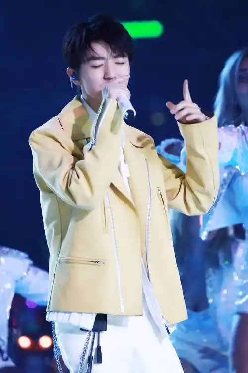 你是我漫长人生里的无可替代  晚安,小凯  @tfboys-王俊凯  cr