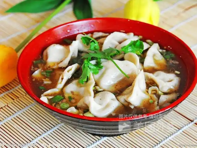 芹菜水饺招牌酸辣粉推荐菜:吉庆嫂(万正广场店)位于东莞市温塘温竹路