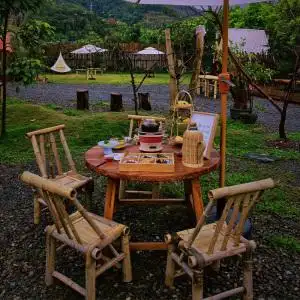 老榆木冬日围炉煮茶桌户外庭院复古竹椅炭烤炉火盆圆形实木烧烤桌