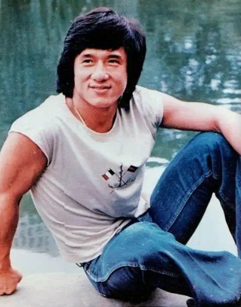 一些名人的老照片,因为最后那个人我们现在才有牛仔裤穿