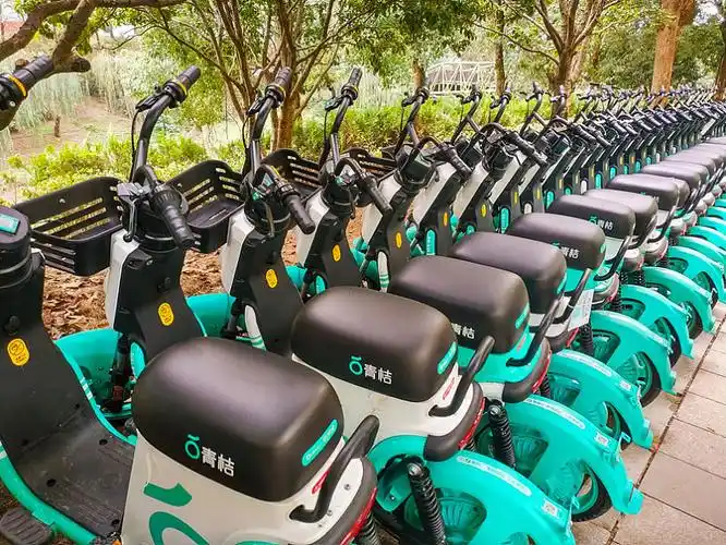 长沙街头的青桔共享电单车_高清图片_全景视觉