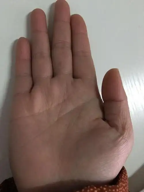 女人嫁贵夫的手相注定嫁豪门的女人手相