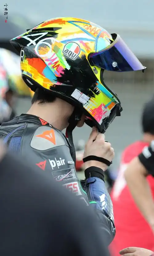 奶帅奶帅的85号赛车手#王一博