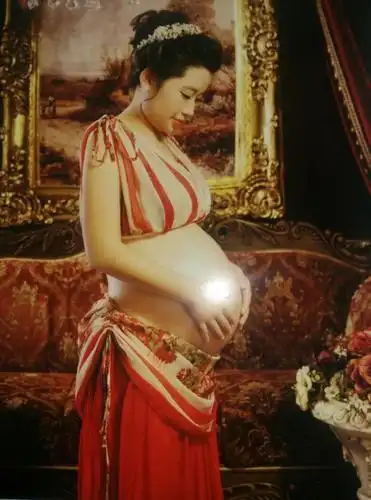 都说撑得增亮的大肚子?