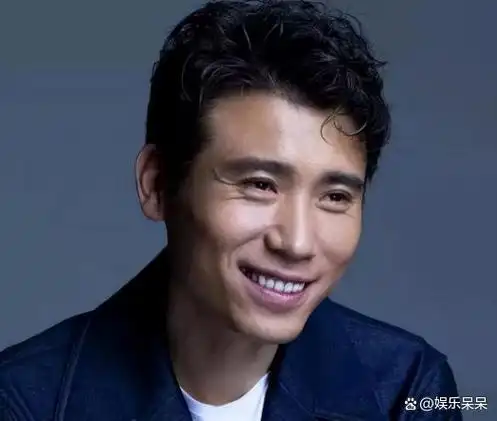 5位男星年轻时其貌不扬,人过中年却儒雅帅气,真是"越