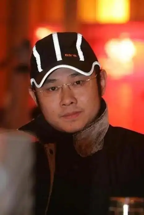 刀郎离婚30年前妻复婚无望含泪自述他住豪宅而我却一无所有