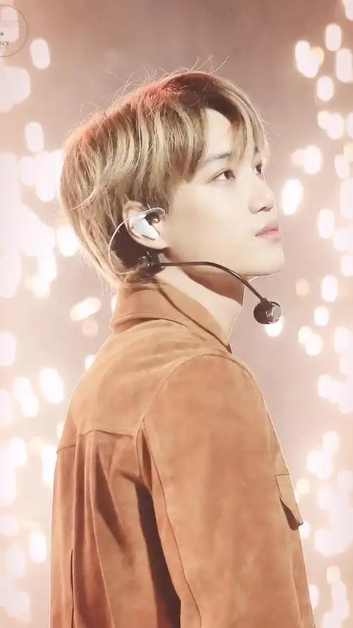 舞蹈天才c位主舞金钟仁,拥有生图绝杀的名品身材