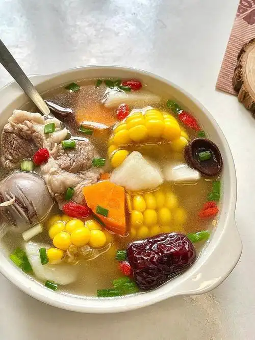 汤汁浓郁的山药骨头汤超好喝