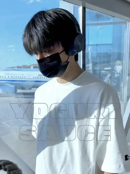 机场男模刘耀文06