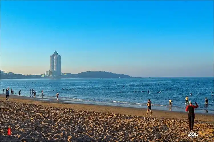 青岛栈桥海滩游拍160322