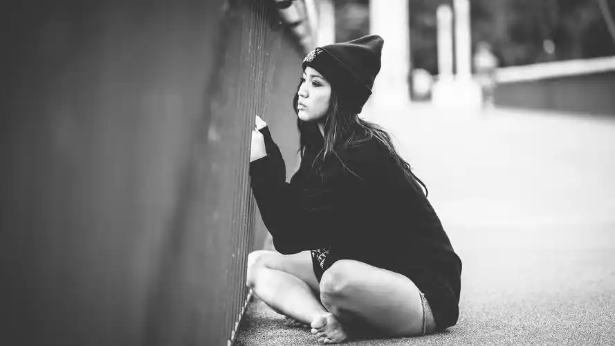 高贵冷艳的欧美黑白美女写真,高清图片,电脑桌面-壁纸族