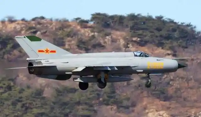 大国空军装备篇还在服役的歼7系列战斗机