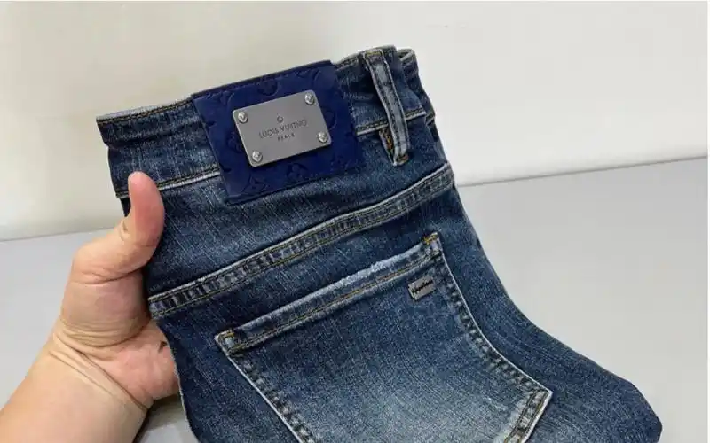 说一下高仿lv路易威登2023ss秋冬新款原单爆款牛仔裤 超级定制款 原版