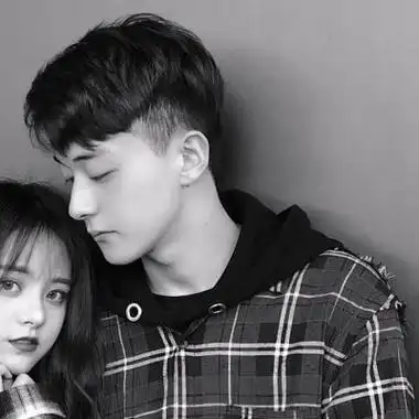 黑白情侣头像高冷一对 一男一女韩国情侣头像 - 情侣头像 - 潮人个性