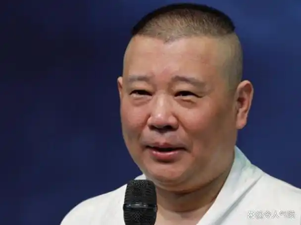 该来的总会到来:德云社郭德纲自豪发文,晒京剧专场照片,因没发观众席