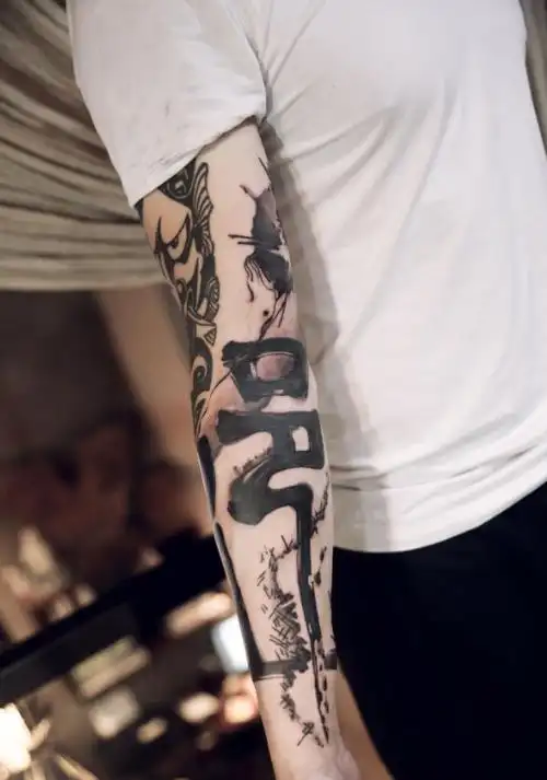 帅气男士花臂纹身20214