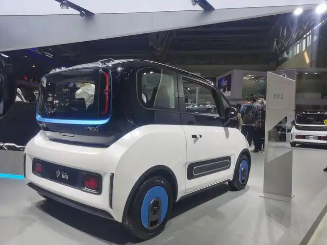 综合续航305km 新宝骏e300小biu版正式发布