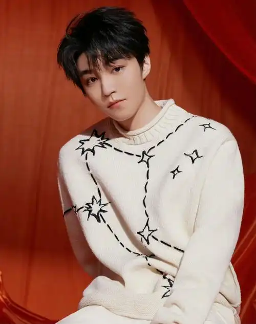 差距越来越大?王俊凯或将合作张子枫,易烊千玺继续当张艺谋男主_腾讯