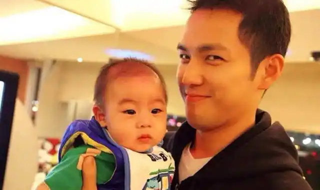 港媒曝钟汉良已离婚女方疑似净身出户孩子抚养权归男方所有