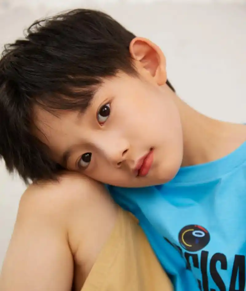 曾经有一个可爱软萌的小男孩,他的照片在上世纪70年代流传开来!