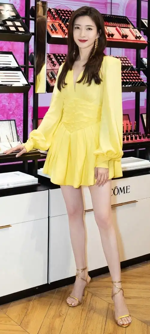 她们的名字杀青##明星高跟鞋##江疏影