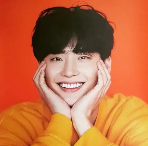 你见过最好看的笑容##越来越美好的李钟硕