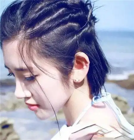 唐艺昕甜美演绎 行走的短发教科书