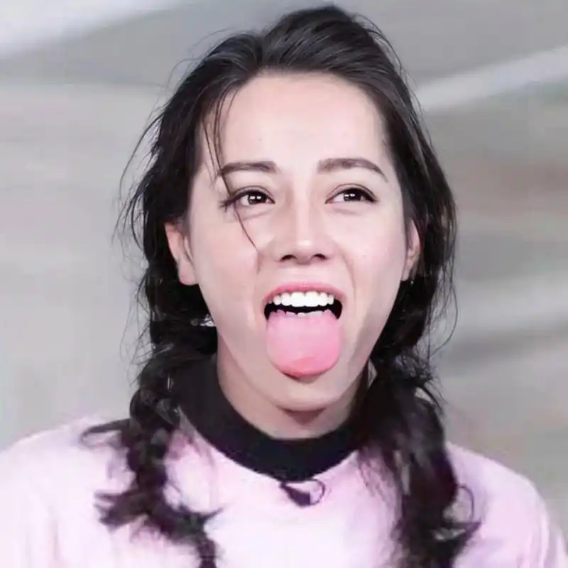 俏皮可爱的迪丽热巴,吐舌头集锦.