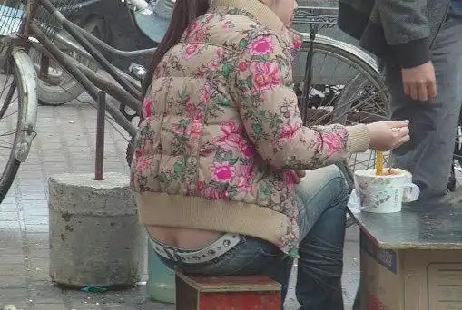 低腰裤穿成这样的,真的好吗?夏天低腰露臀裤大合集![70p]