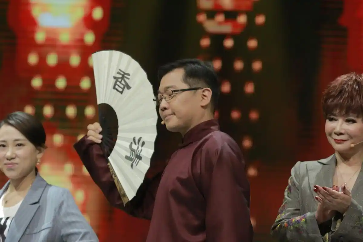 笑声高晓攀变时髦00后大兵再搬五年压箱之作