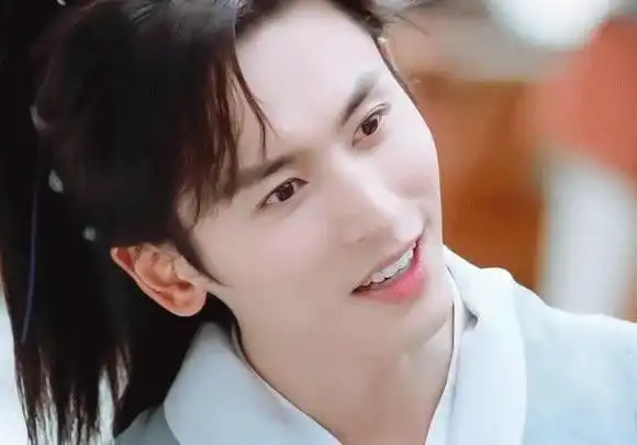 张哲瀚-微博八卦张哲瀚鞠婧祎及电视剧图片女友-小薇女性时尚